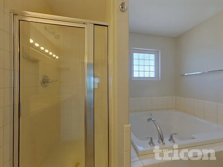 385 Longspur Dr — Photo 10