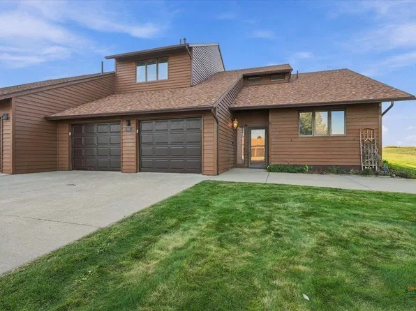 905 Country Club Dr, Spearfish, SD 57783