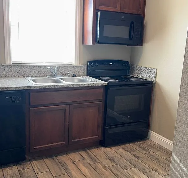 Willows Park Apartments — Photo 11