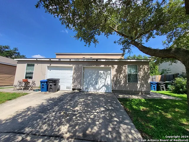 2 bed, 2.0 bath, 1061 sqft, $1,225 — Photo 1