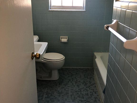 3rd image of 126 E 4th St #3B