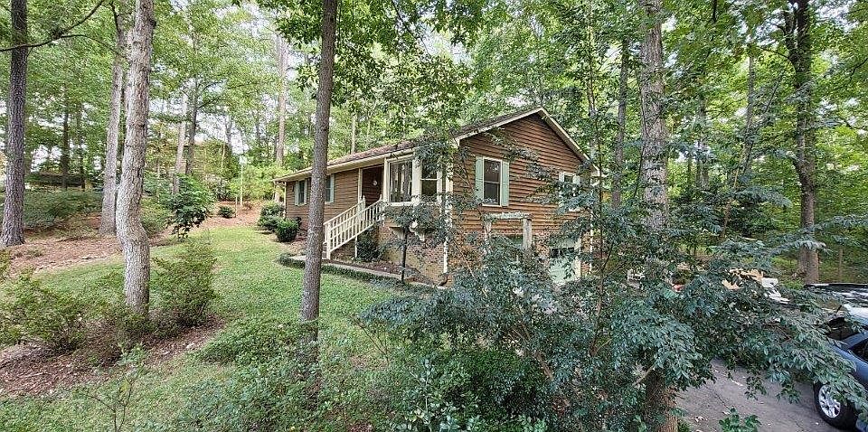 From driveway. (panoramic view)