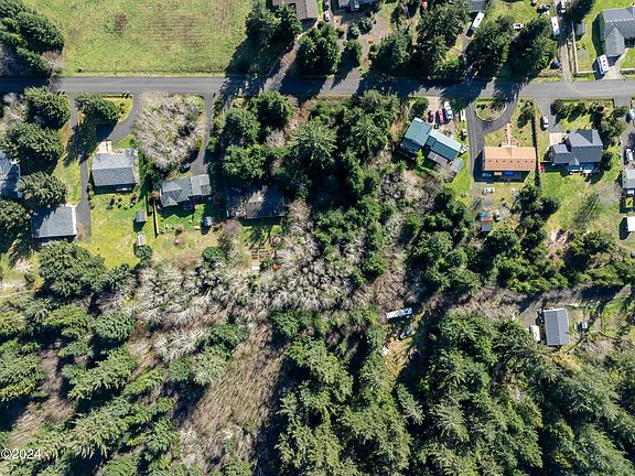 5th image of Tl 5400 Ne Evergreen Ln