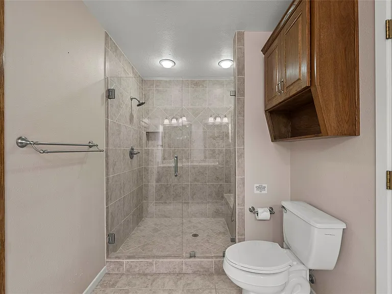 700 Shanklin Rd — Photo 21