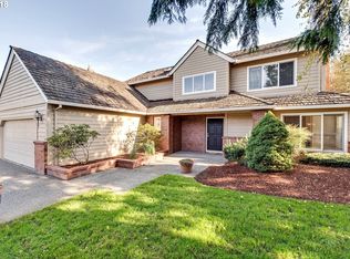 3742 Rivers Edge Dr, Lake Oswego, OR 97034