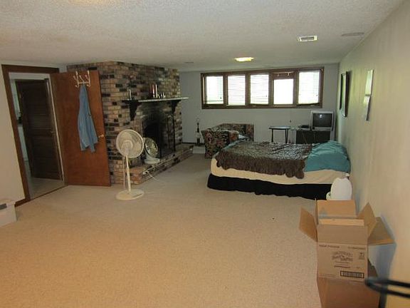 5th image of 7709 Aquila Ave N