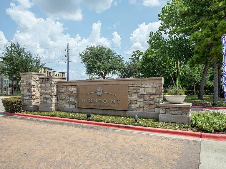 Highpoint at Cypresswood — Photo 16