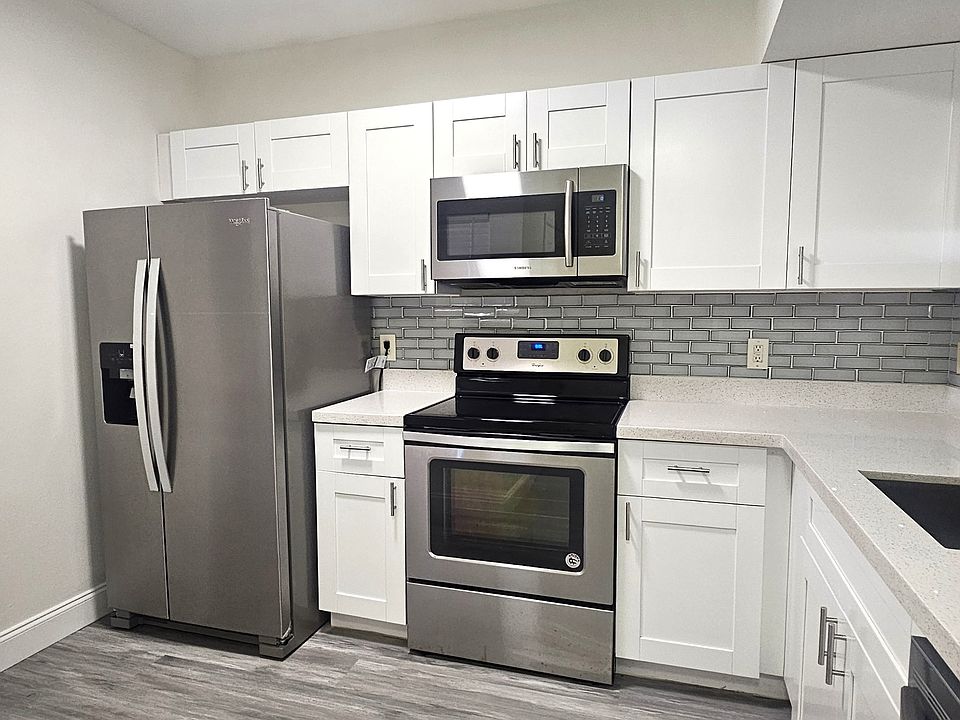 1st image of 521 Villa Del Sol Cir #1-102