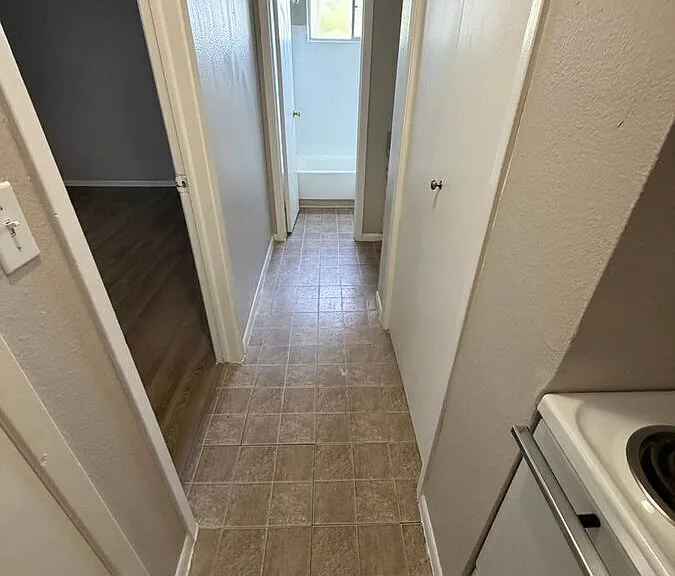 3333 Grant St #205 — Photo 4