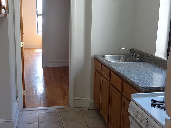4th image of 2803 38th St APT S4