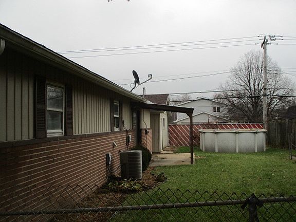 3rd image of 14715 Mission Ave