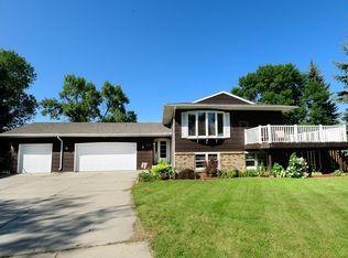 310 Level Plains Cir, Grand Forks, ND 58201