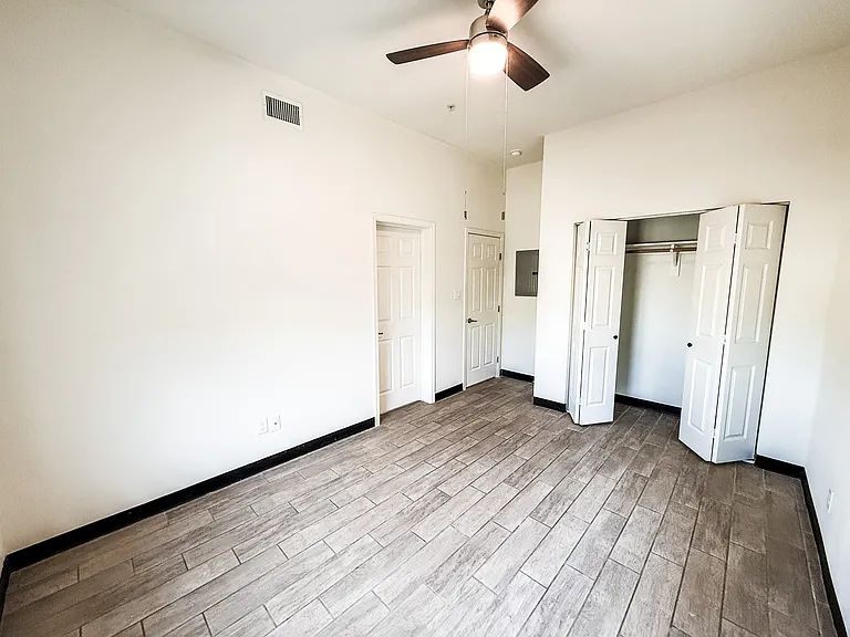 195 N 17th Ave #102 — Photo 16
