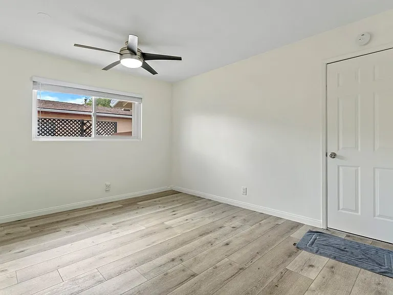 27508 Vilna Ave — Photo 11
