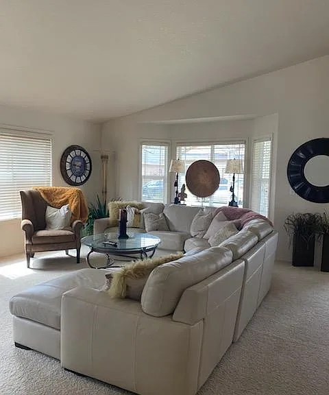 3626 Loren St NE — Photo 2