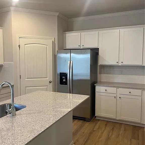 60 Berryville Dr — Photo 5