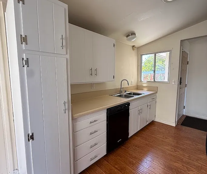 9158 Rebecca Ave — Photo 9