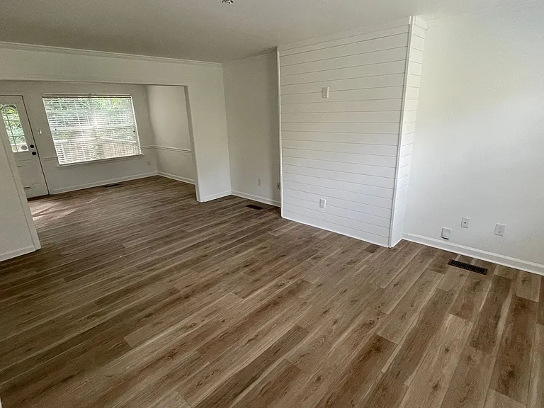 14421 Woodcreek Dr — Photo 7