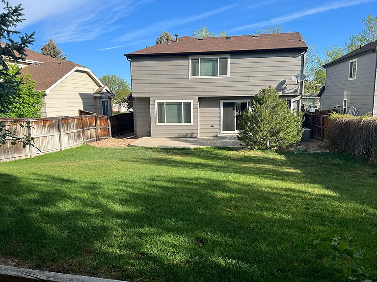 15970 Hedgeway Dr — Photo 29