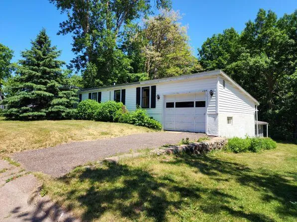 134 S 3rd St, Luck, WI 54853