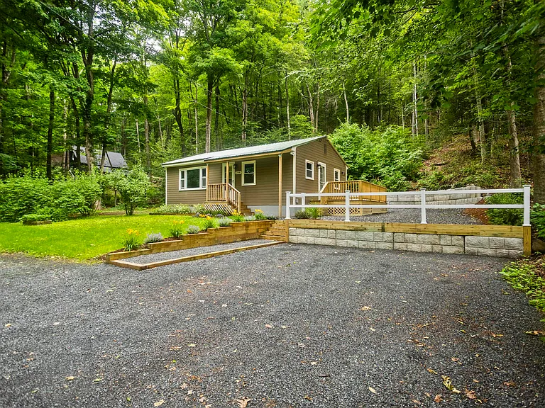 294 Buckland Rd — Photo 20