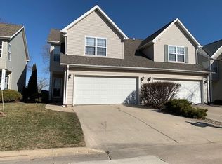 1218 Riviera Dr, Bloomington, IL 61701