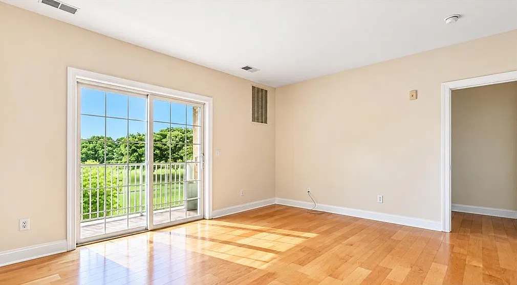 3211 Windsor Park Ct — Photo 4