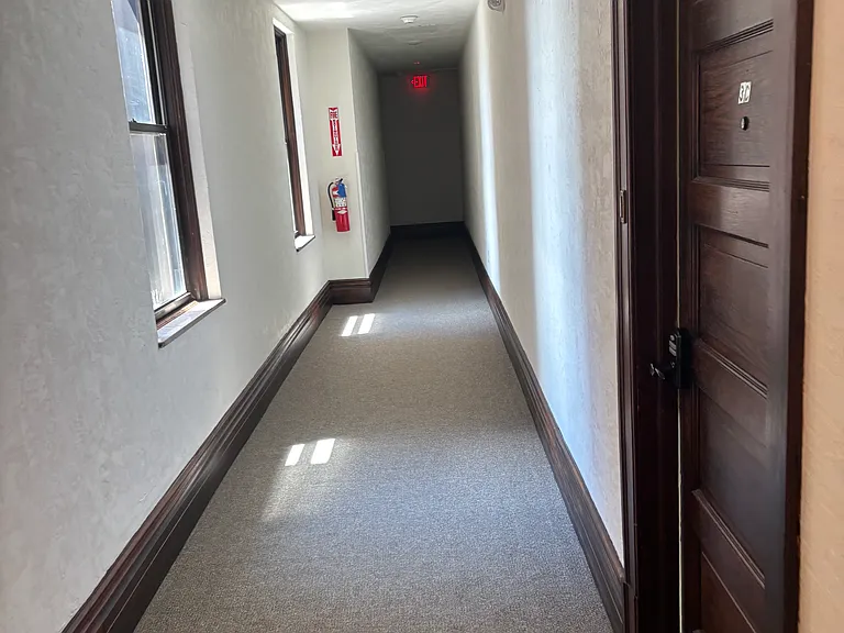 1 W Pike St #3C — Photo 2