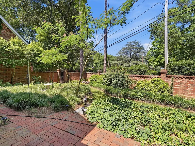 5906 Sharon Hills Rd — Photo 16