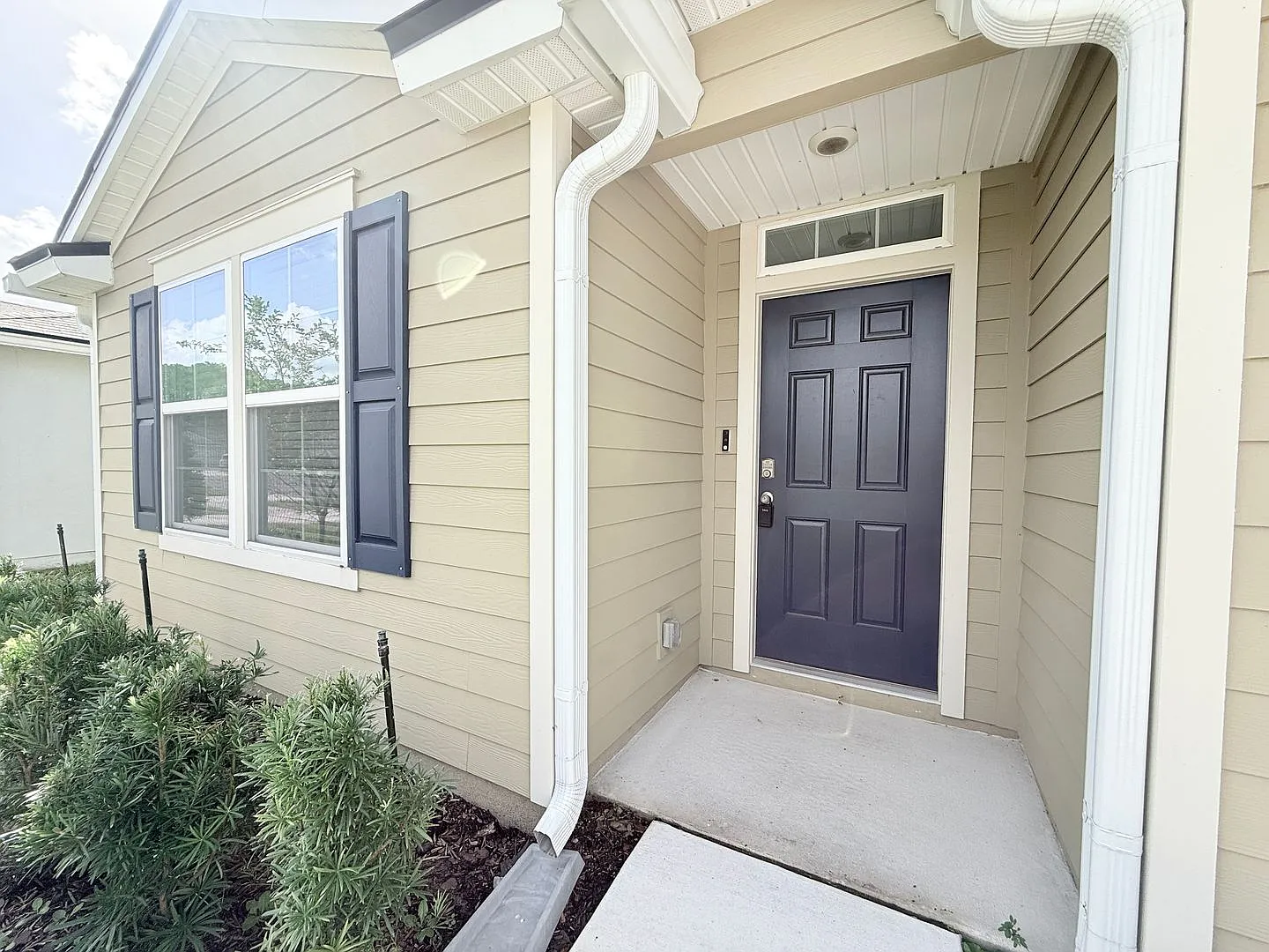 Move-In Ready Home with Resort-Style Amenities — Photo 2