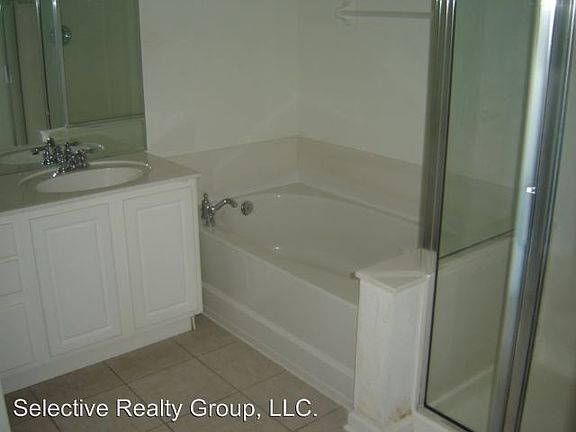 4th image of 1556 Shallcross Ave