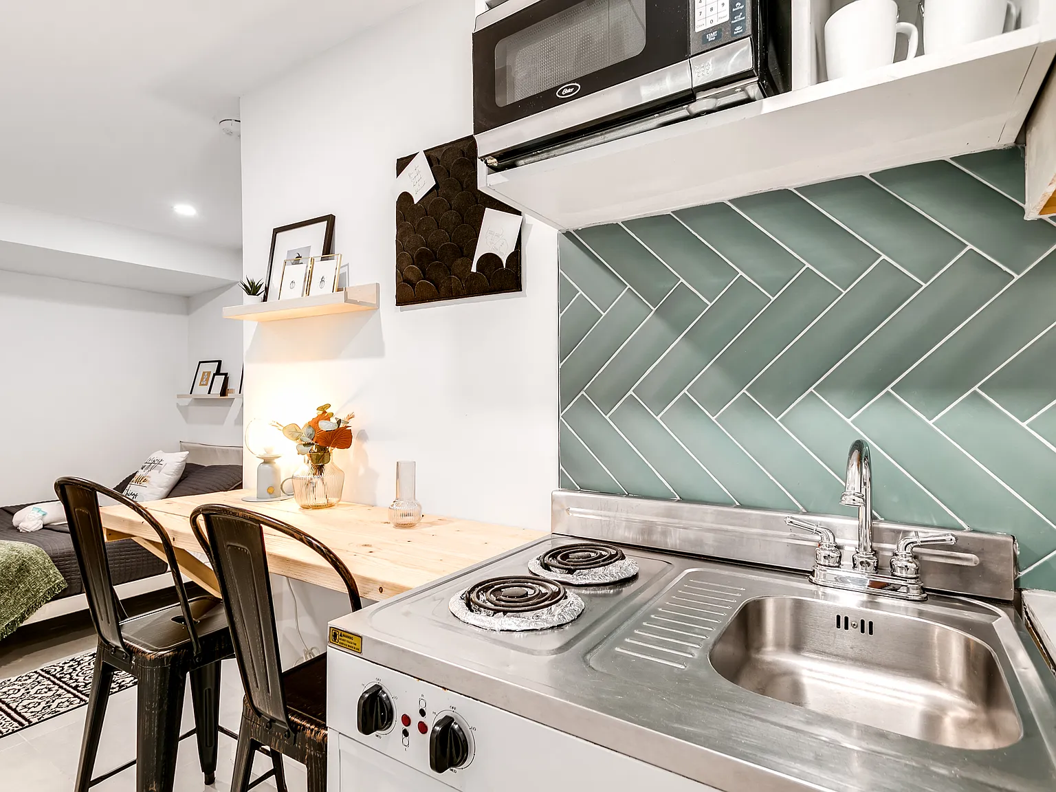 Studio, 220 sqft, $1,875 — Photo 1