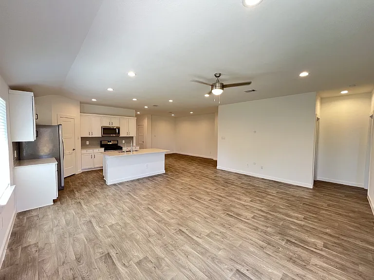 14206 Black Canyon Ln — Photo 10