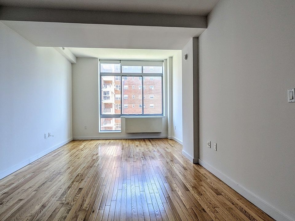 1st image of 401 W 25th St APT 15C