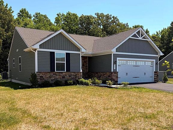3rd image of 401 Alezach Dr