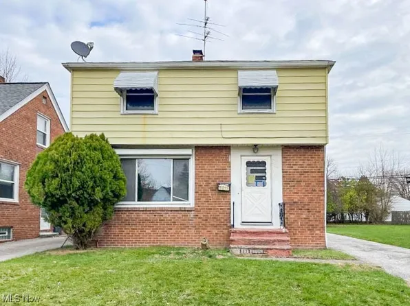 5611 South Blvd, Maple Heights, OH 44137