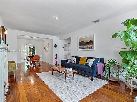 5th image of 41 NE 51st St