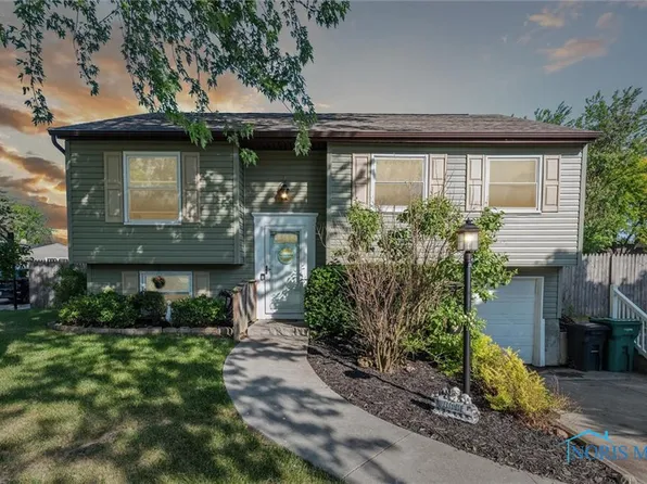 7317 Starridge Ct, Perrysburg, OH 43551