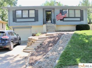 6905 Chandler Acres Dr, Bellevue, NE 68147