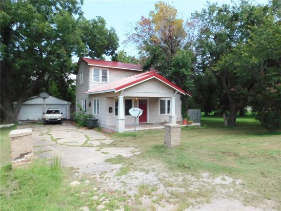 2nd image of 8715 NE 52nd St