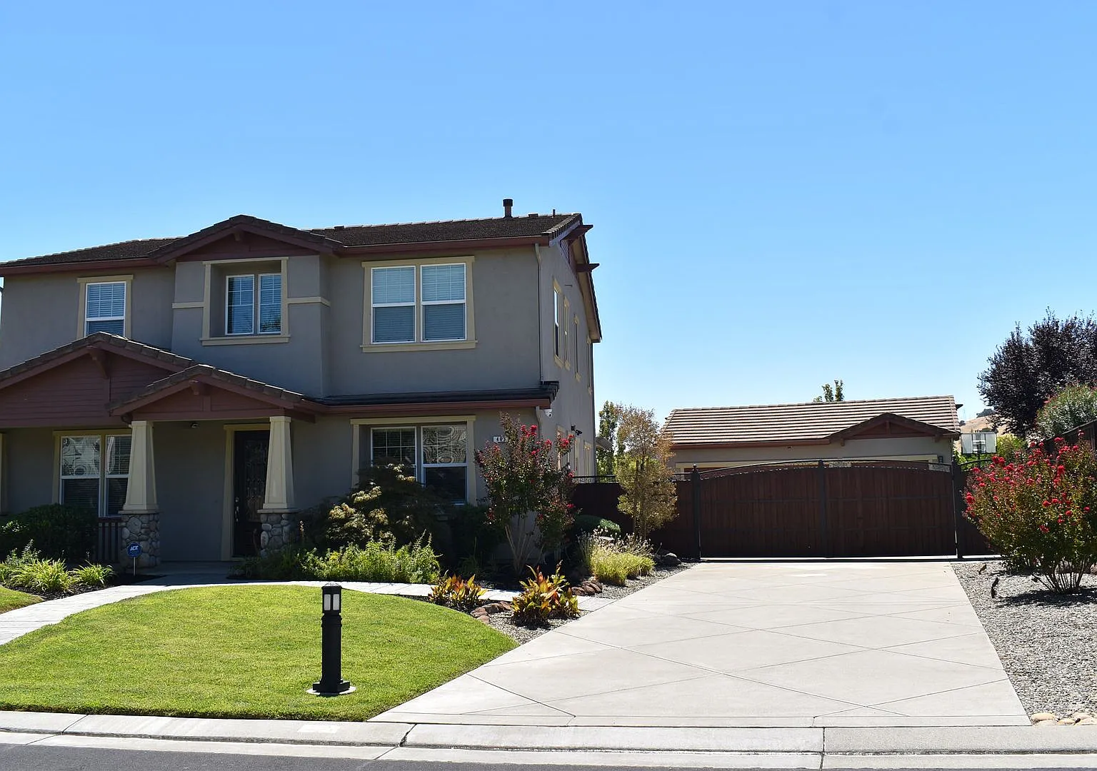 Gorgeous Cheyenne Home Loaded with Features and Amenities! — Photo 3