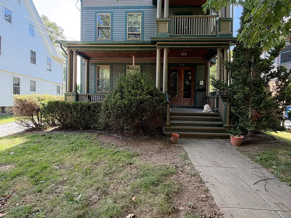 820 Elm St #2