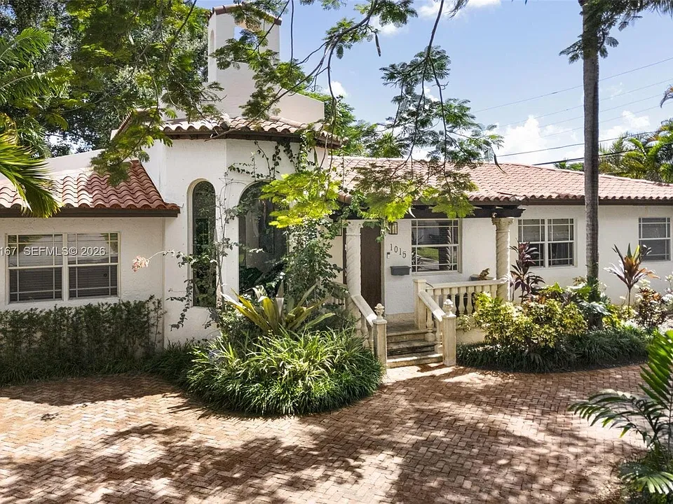 1015 SW 44th Ave