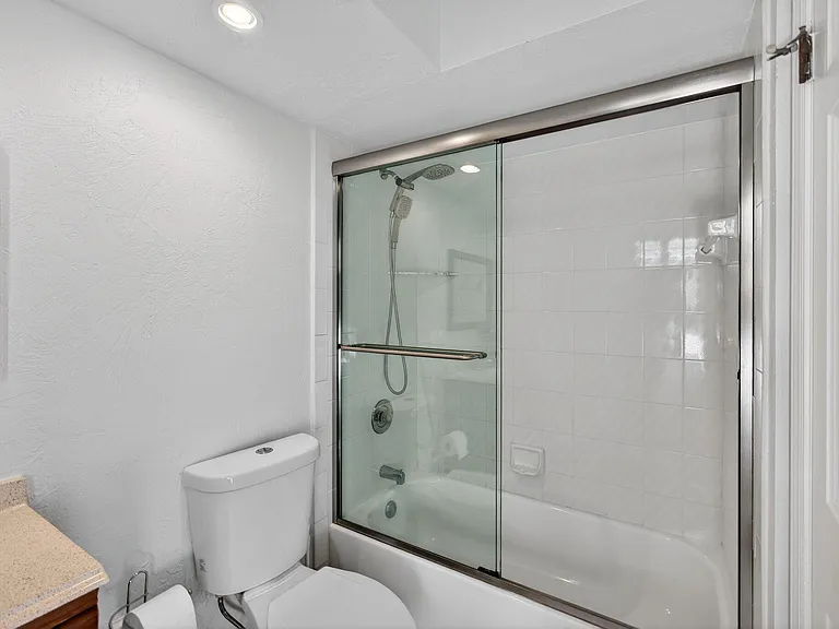168 Thornton Dr — Photo 37