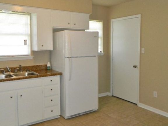 3rd image of 5828 NW Kinyon Ave