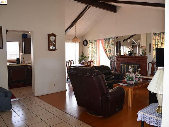 2nd image of 209 River Pines Way