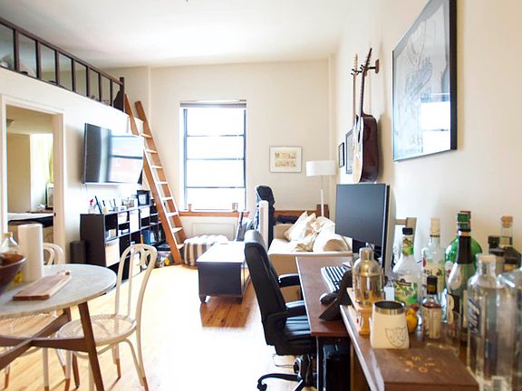 2nd image of 67 W 73rd St APT 1B