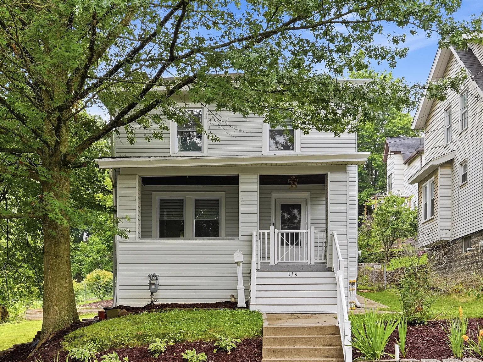 3 bed, 1400 sqft, $1,950 — Photo 1
