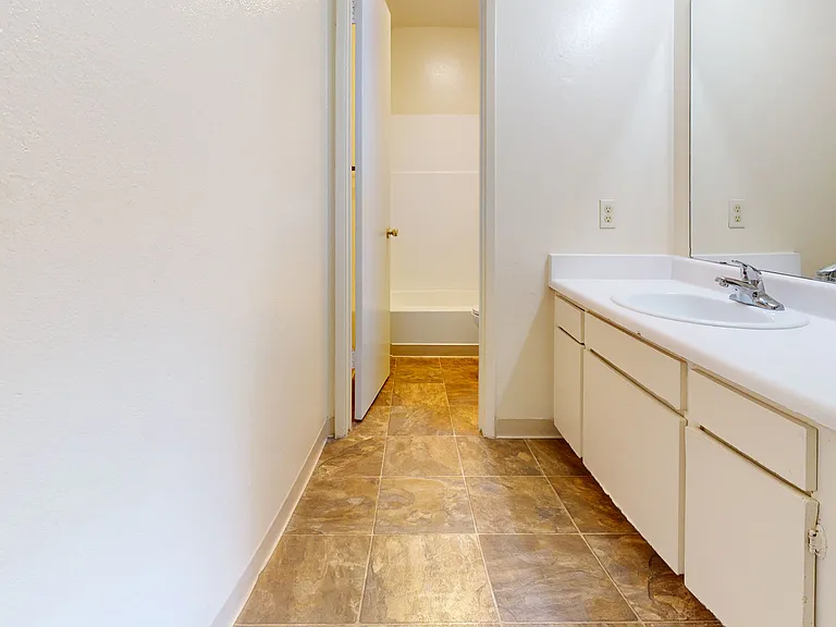 Pointe at Westlake — Photo 39