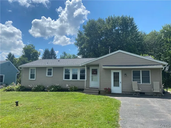 7 Gettman Dr, Baldwinsville, NY 13027